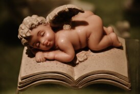 Anioły, aniołki, aniołeczki… i ich ciekawe książeczki – konkurs plastyczny